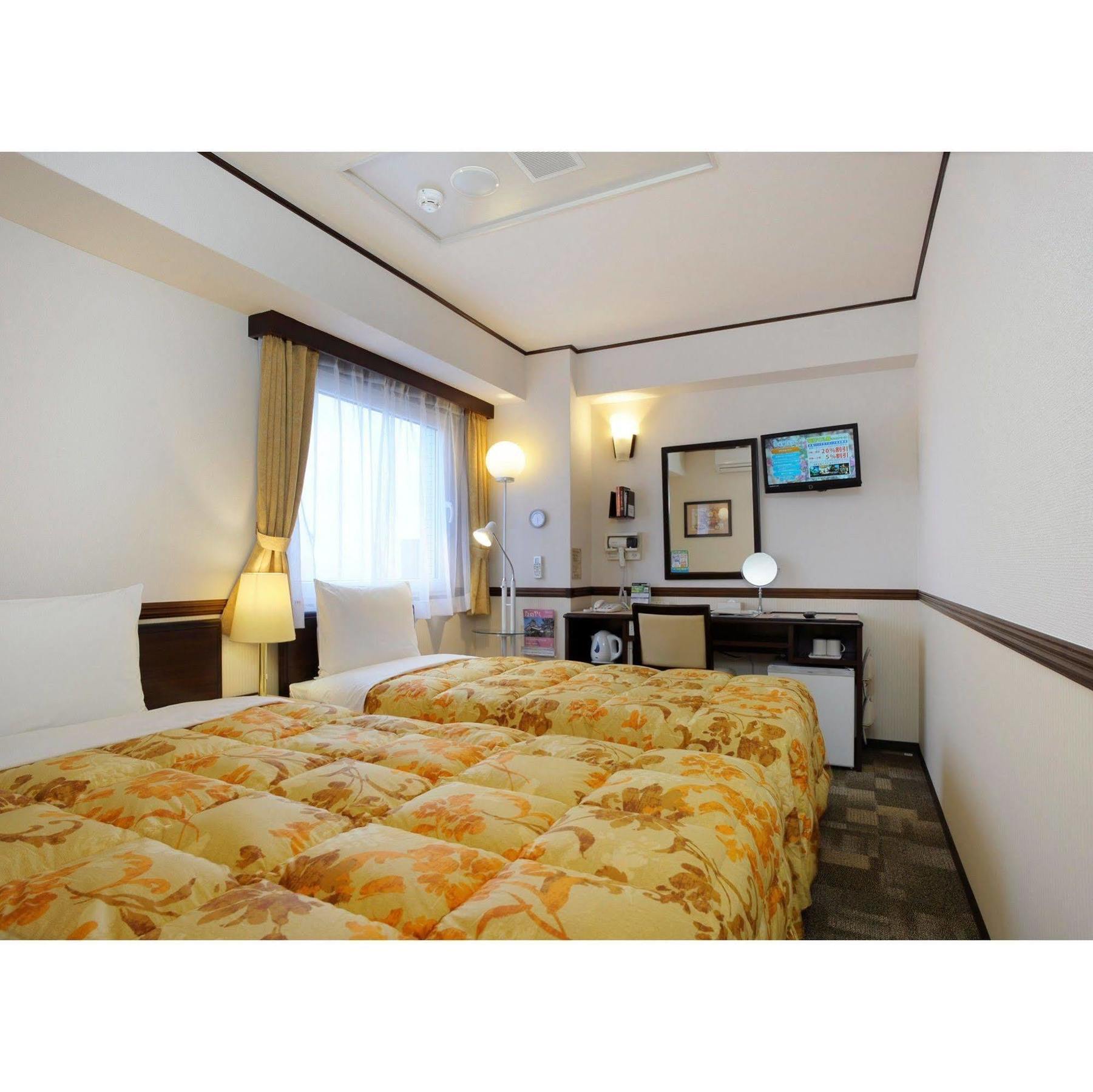 Toyoko Inn Nagoya-Eki Sakuradori-Guchi Honkan Экстерьер фото